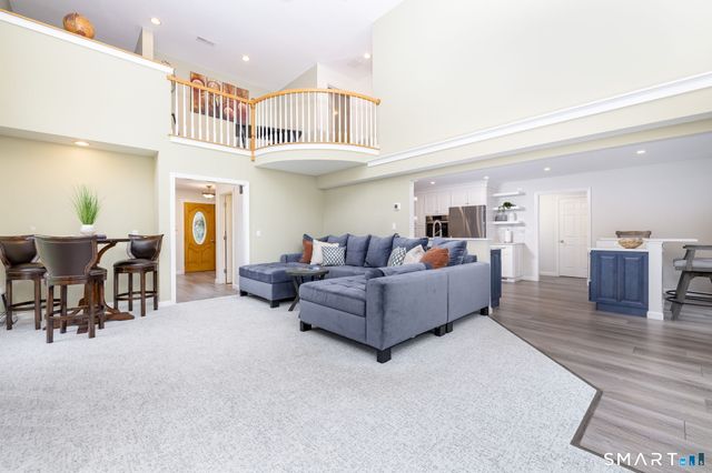 11 Jubrey Drive, Windsor, CT 06095