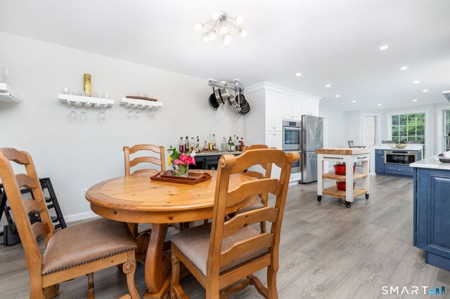 11 Jubrey Drive, Windsor, CT 06095