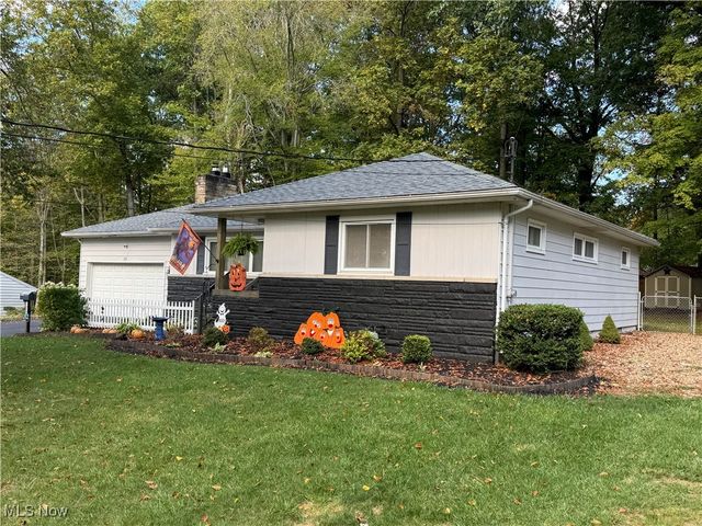 102 Skyline, Canfield, OH 44406