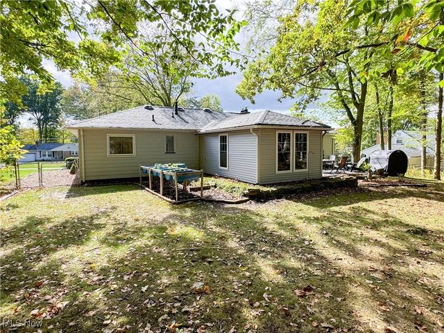 102 Skyline, Canfield, OH 44406