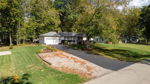 102 Skyline, Canfield, OH 44406