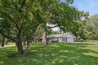 1301 Little John Drive, Elgin, IL 60120