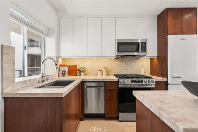 7857 W Manchester Avenue 201, Playa Del Rey, CA 90293