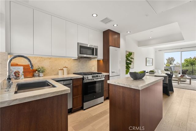 7857 W Manchester Avenue 201, Playa Del Rey, CA 90293