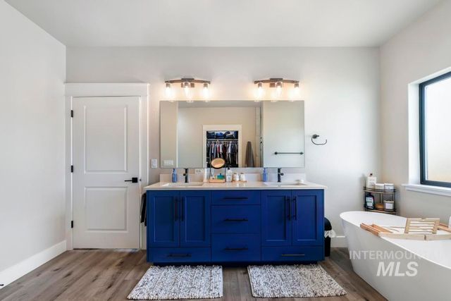 3827 Susan Circle W, Hansen, ID 83334