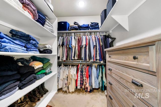 3827 Susan Circle W, Hansen, ID 83334