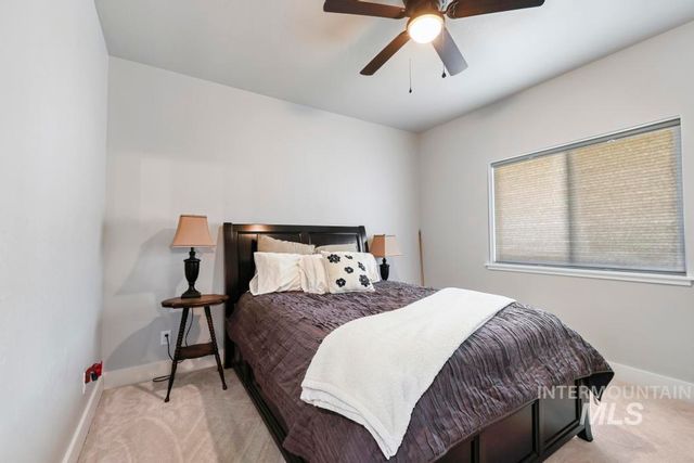 3827 Susan Circle W, Hansen, ID 83334