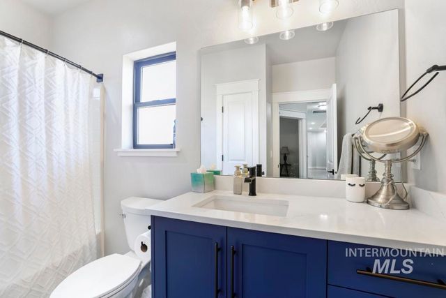 3827 Susan Circle W, Hansen, ID 83334