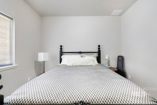 3827 Susan Circle W, Hansen, ID 83334