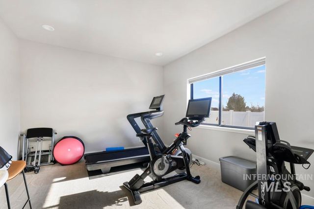 3827 Susan Circle W, Hansen, ID 83334