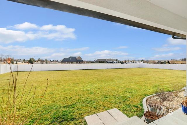 3827 Susan Circle W, Hansen, ID 83334