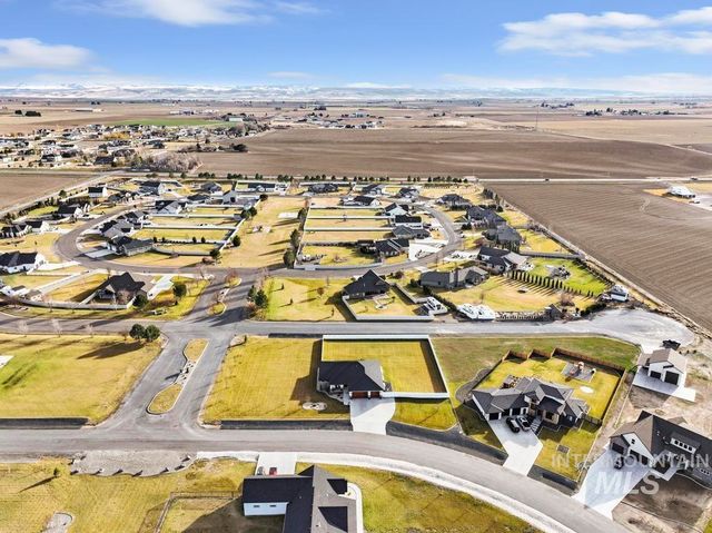 3827 Susan Circle W, Hansen, ID 83334