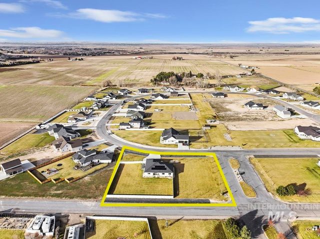 3827 Susan Circle W, Hansen, ID 83334