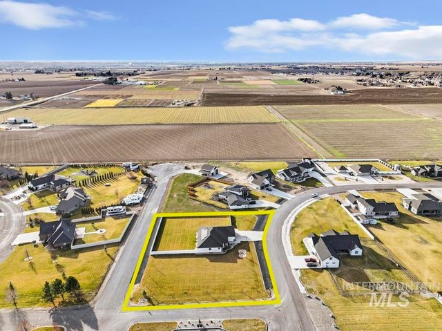 3827 Susan Circle W, Hansen, ID 83334