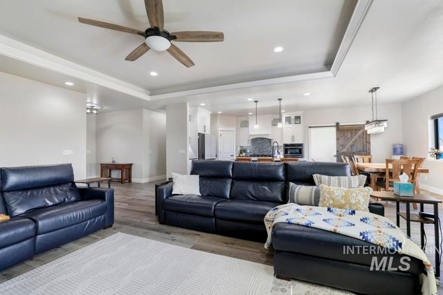 3827 Susan Circle W, Hansen, ID 83334