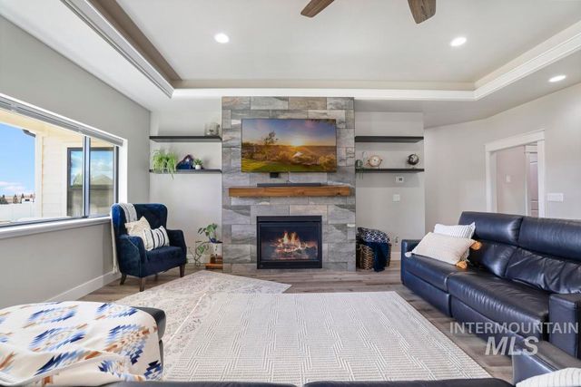 3827 Susan Circle W, Hansen, ID 83334