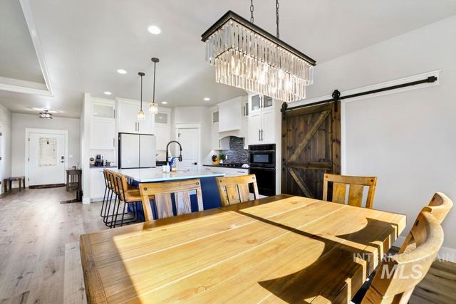 3827 Susan Circle W, Hansen, ID 83334