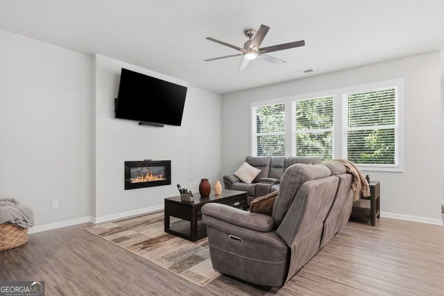 54 Denver Avenue, Hiram, GA 30141