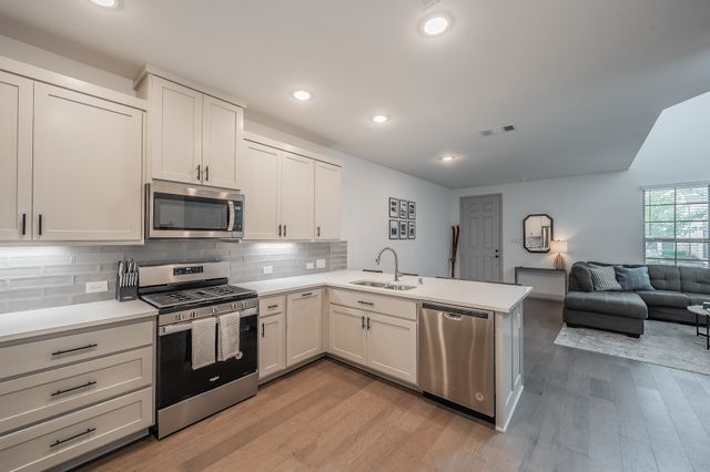 4512 Cypress Thorn Drive, Arlington, TX 76005