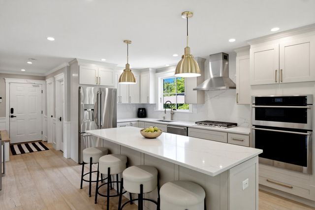 635 Santuit Newtown Road, Marstons Mills, MA 02648