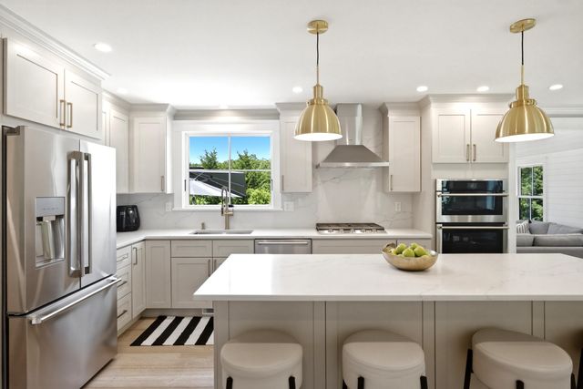 635 Santuit Newtown Road, Marstons Mills, MA 02648
