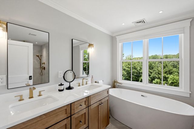 635 Santuit Newtown Road, Marstons Mills, MA 02648