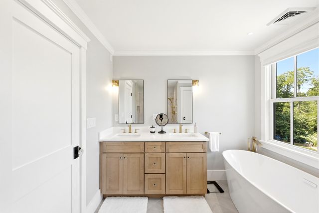 635 Santuit Newtown Road, Marstons Mills, MA 02648