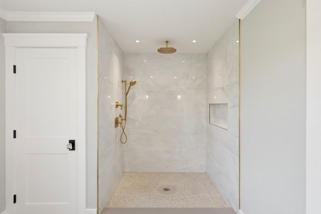 635 Santuit Newtown Road, Marstons Mills, MA 02648