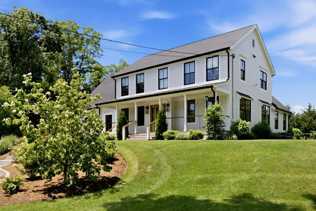 635 Santuit Newtown Road, Marstons Mills, MA 02648