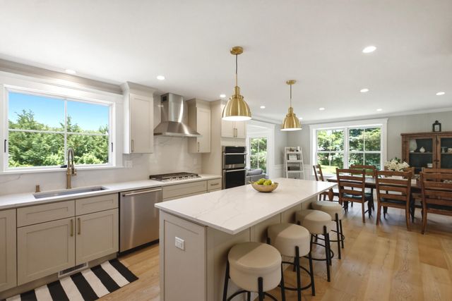 635 Santuit Newtown Road, Marstons Mills, MA 02648
