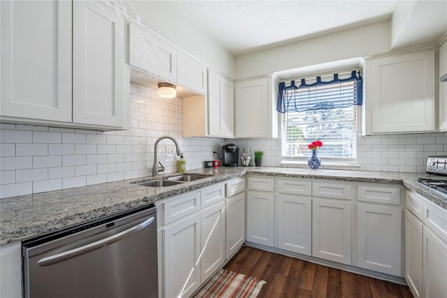 2114 Yorktown Court S, League City, TX 77573