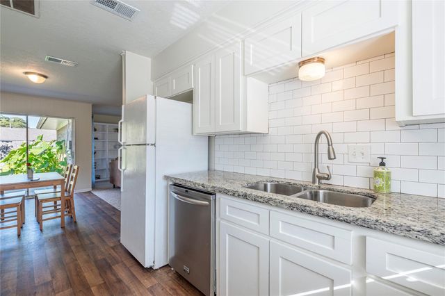 2114 Yorktown Court S, League City, TX 77573