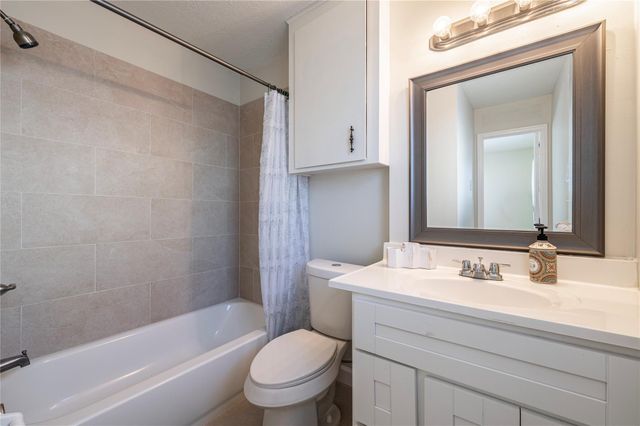 2114 Yorktown Court S, League City, TX 77573