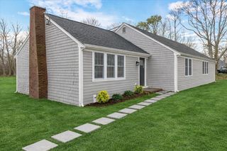 3 Bristol Ave, Barnstable, MA 02601