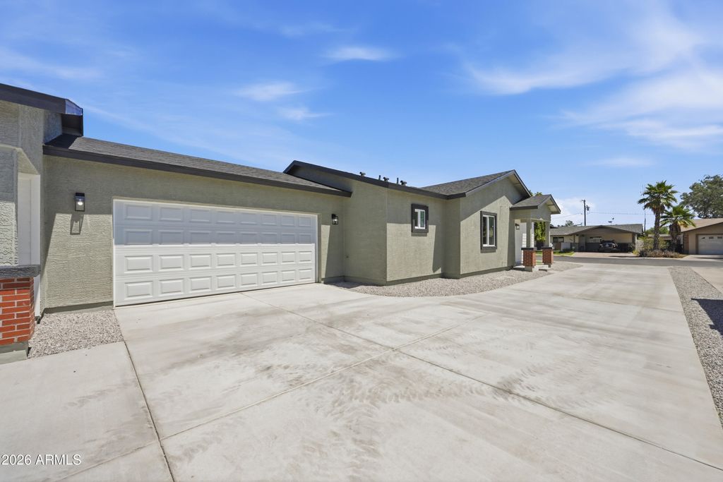 Image 24 of property listing at 460 S Pioneer --, Mesa, AZ 85204