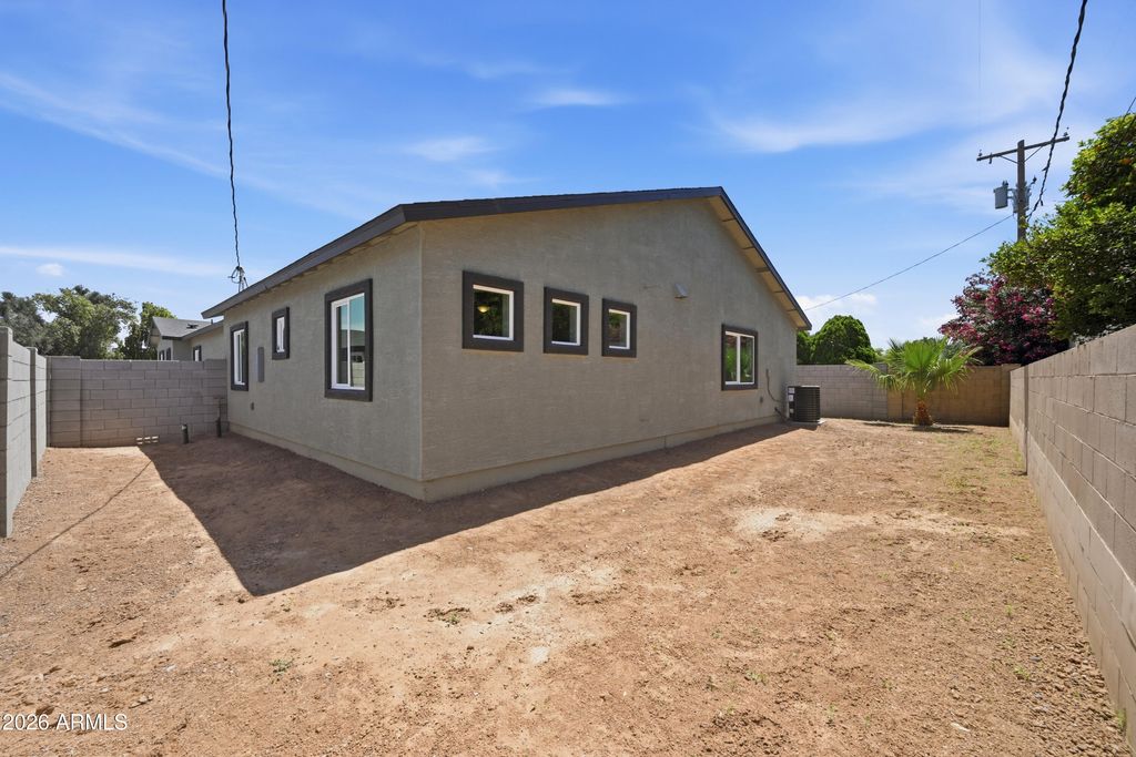 Image 41 of property listing at 460 S Pioneer --, Mesa, AZ 85204
