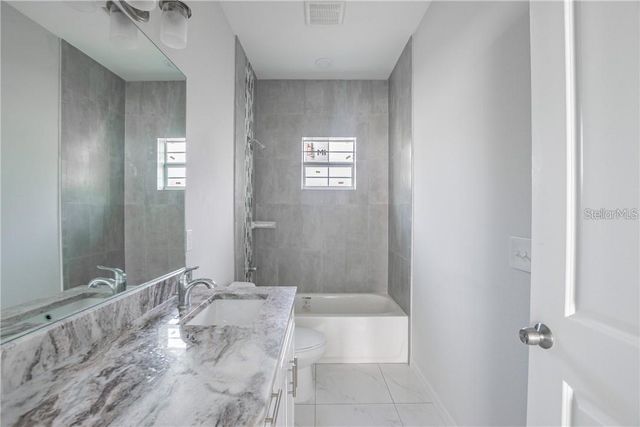 8718 N DEXTER AVENUE, Tampa, FL 33604