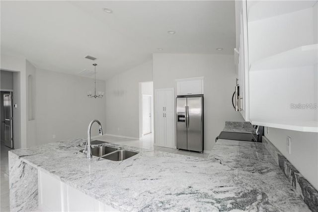 8718 N DEXTER AVENUE, Tampa, FL 33604