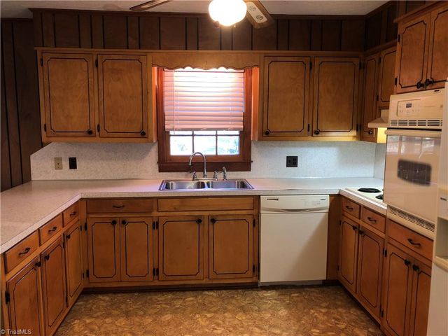 1029 Oak Ridge Road, Cana, VA 24317