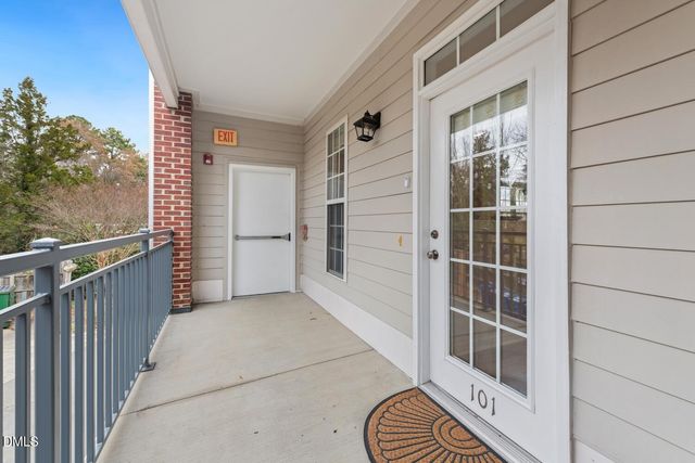 113 Conner Drive Unit 101, Chapel Hill, NC 27517
