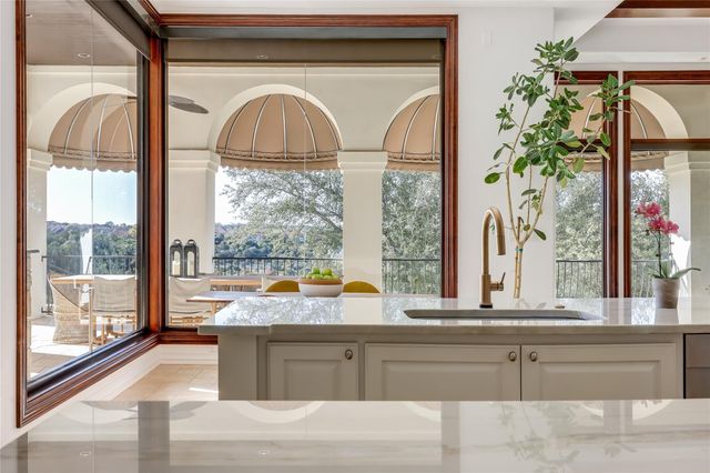 4908 Mirador DR, Austin, TX 78735