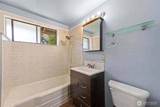 11419 Crestwood Drive S, Seattle, WA 98178