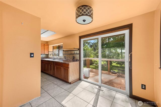 11419 Crestwood Drive S, Seattle, WA 98178