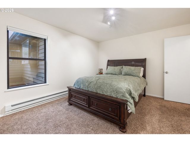 1734 ARCH Ln, Brookings, OR 97415