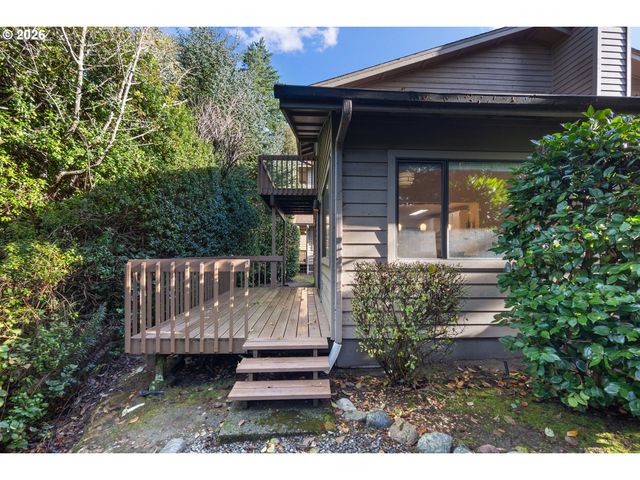 1734 ARCH Ln, Brookings, OR 97415