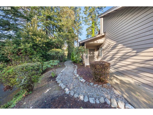 1734 ARCH Ln, Brookings, OR 97415