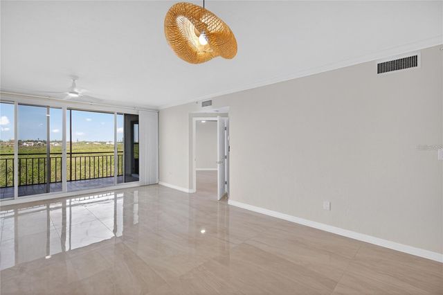 5430 EAGLES POINT CIRCLE 202, Sarasota, FL 34231