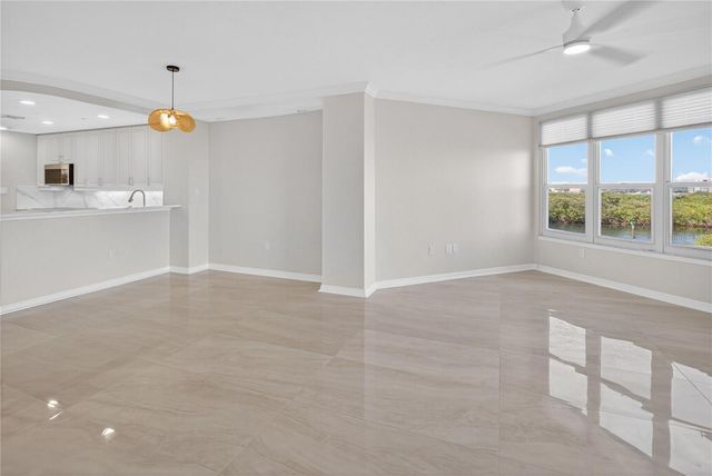 5430 EAGLES POINT CIRCLE 202, Sarasota, FL 34231