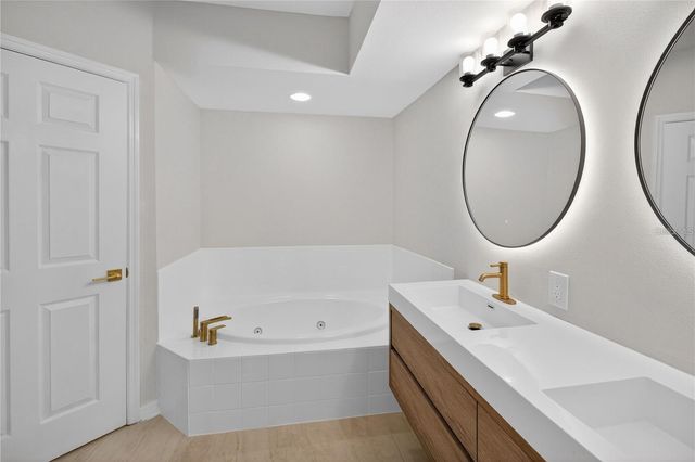 5430 EAGLES POINT CIRCLE 202, Sarasota, FL 34231