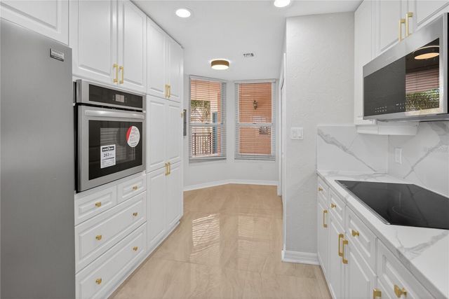 5430 EAGLES POINT CIRCLE 202, Sarasota, FL 34231